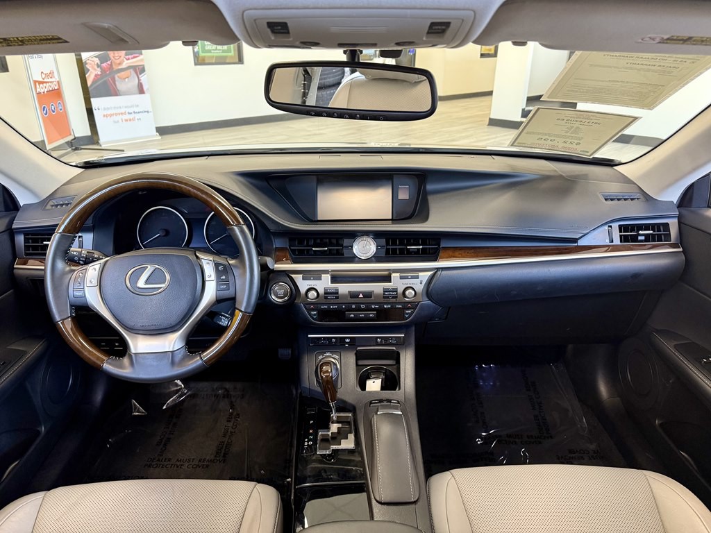 2013 Lexus ES Image 10