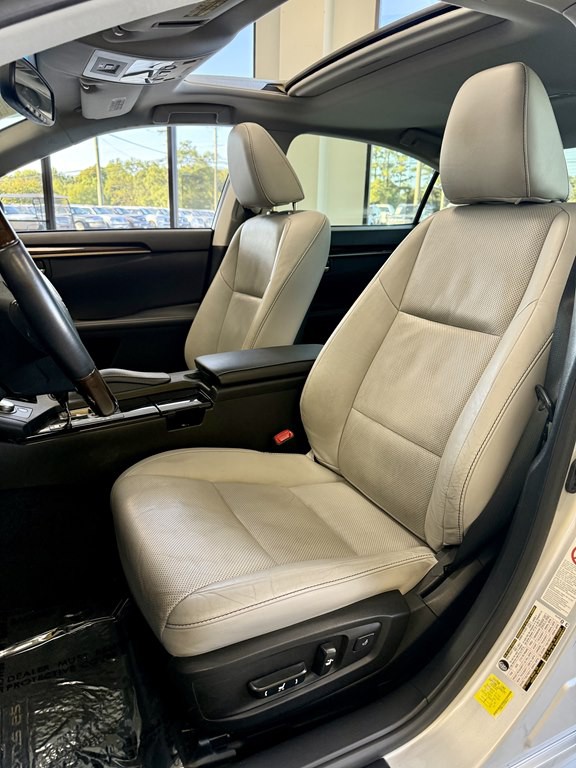 2013 Lexus ES Image 14