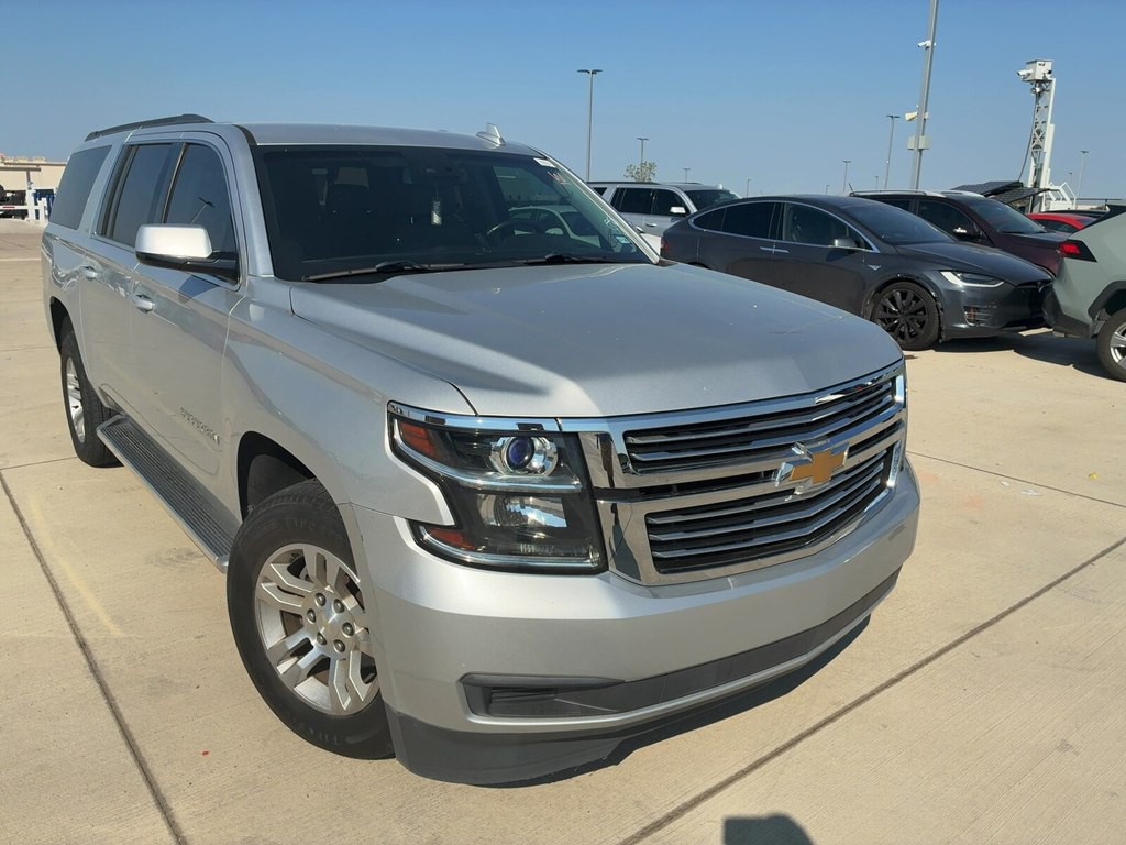 2016 Chevrolet Suburban Image 3