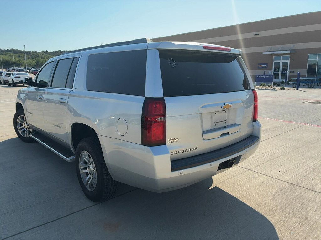 2016 Chevrolet Suburban Image 8