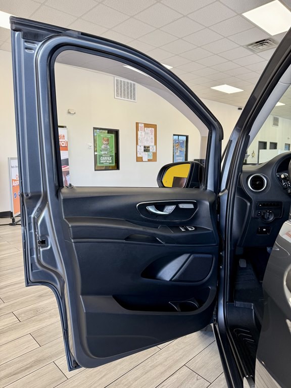 2016 Mercedes-Benz Metris Image 15