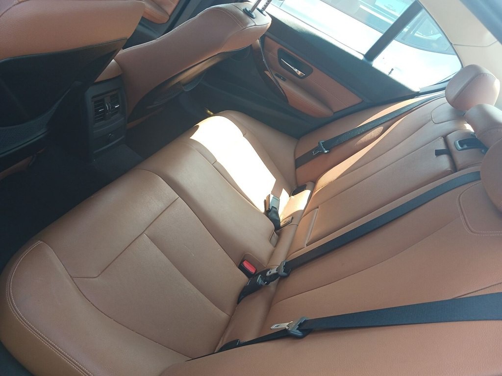 2013 BMW 3 Series Image 6