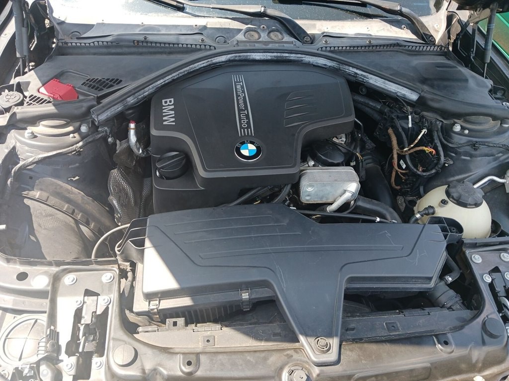 2013 BMW 3 Series Image 8