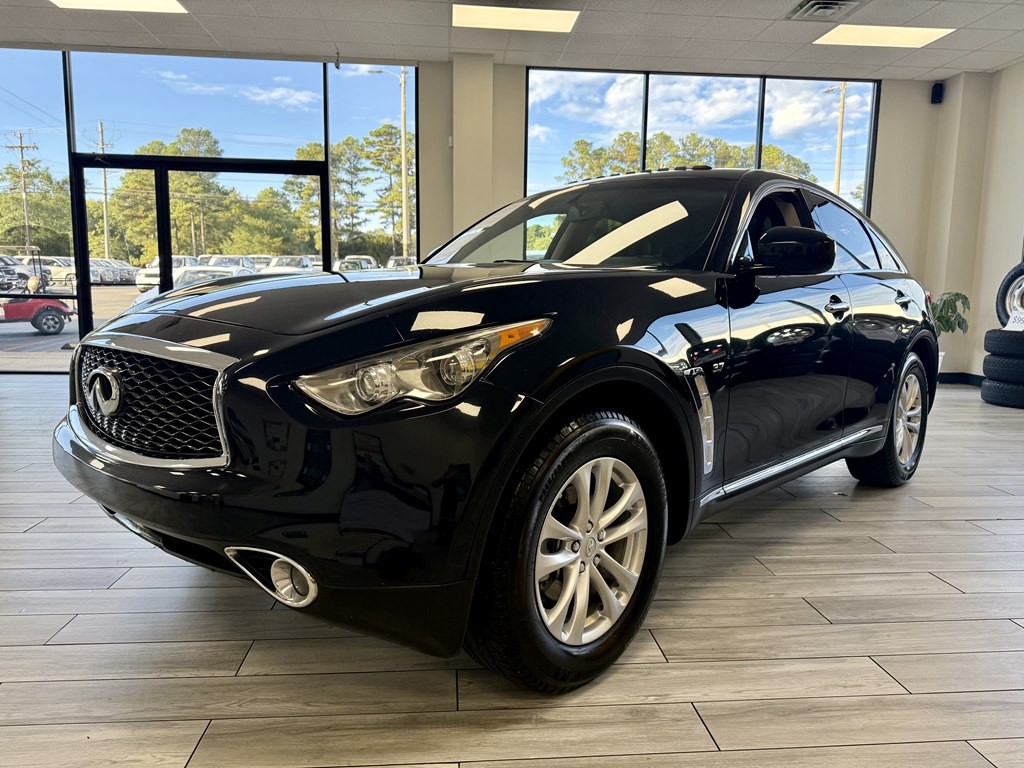 2017 INFINITI QX70 Image 3