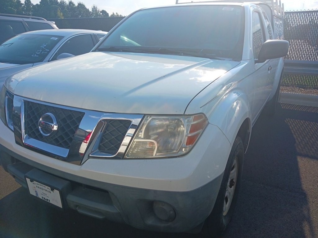 2016 Nissan Frontier Image 2