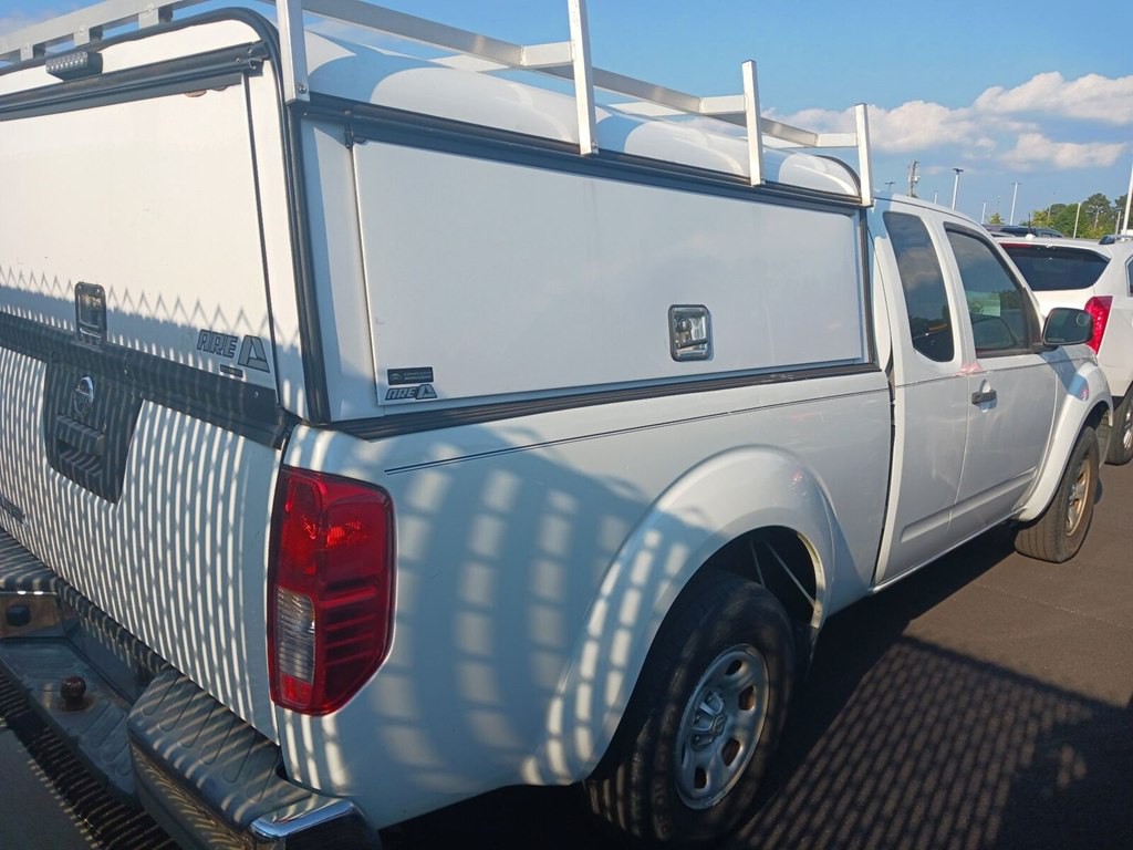 2016 Nissan Frontier Image 3