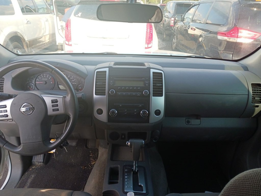 2016 Nissan Frontier Image 8