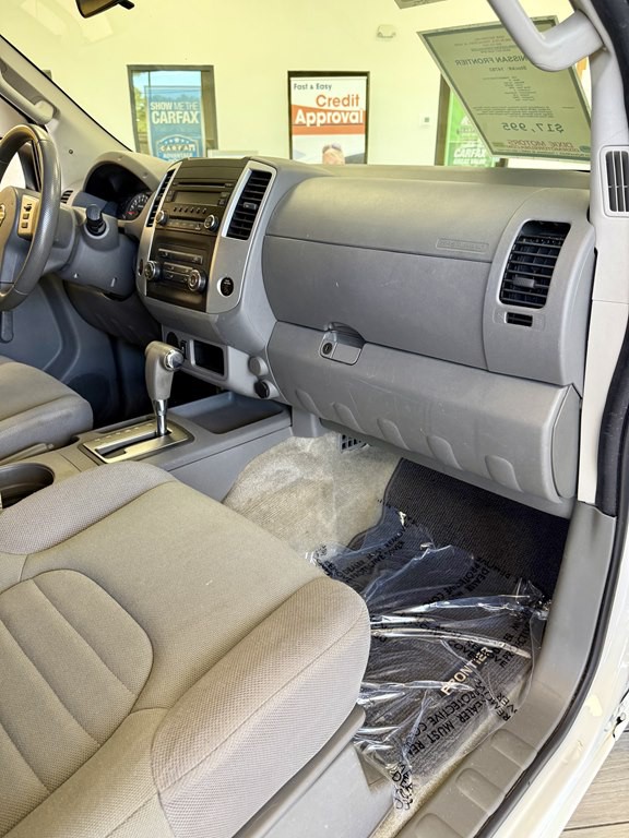 2016 Nissan Frontier Image 11