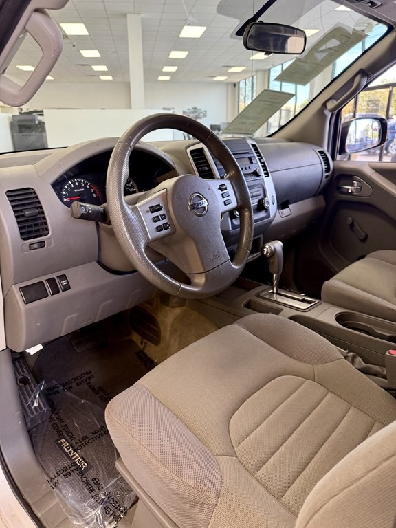 2016 Nissan Frontier Image 12