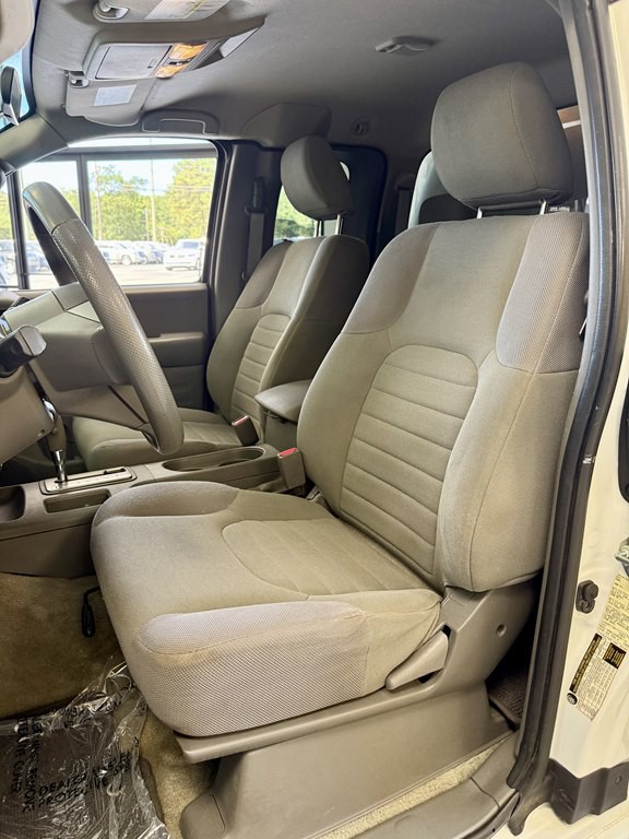 2016 Nissan Frontier Image 13