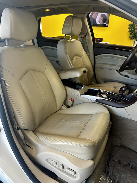 2010 Cadillac SRX Image 16