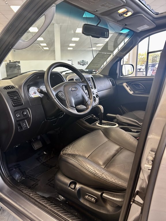 2007 Ford Escape Image 12