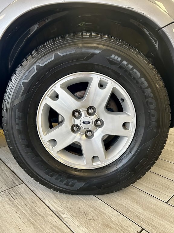 2007 Ford Escape Image 18