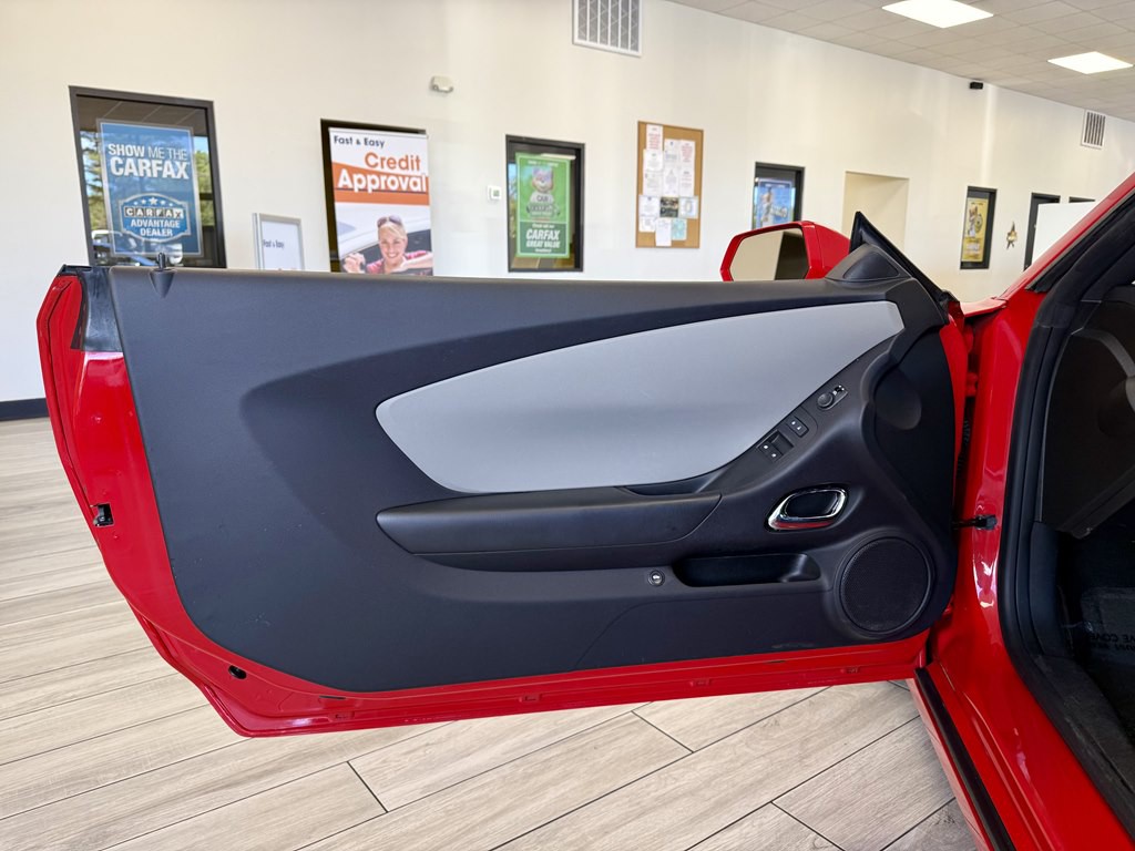 2015 Chevrolet Camaro Image 14
