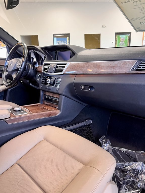 2011 Mercedes-Benz E-Class Image 11