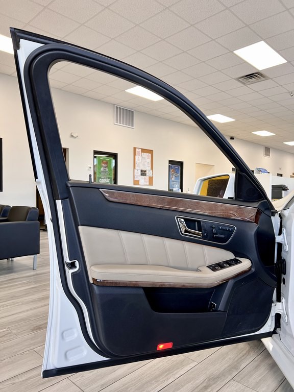 2011 Mercedes-Benz E-Class Image 14