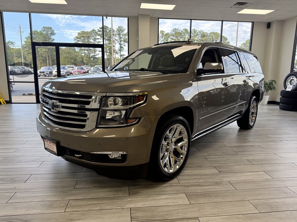 2018 Chevrolet Suburban Image 3