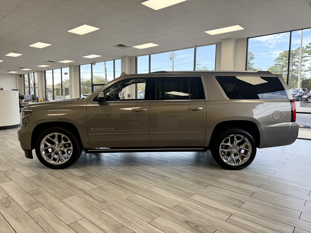 2018 Chevrolet Suburban Image 4