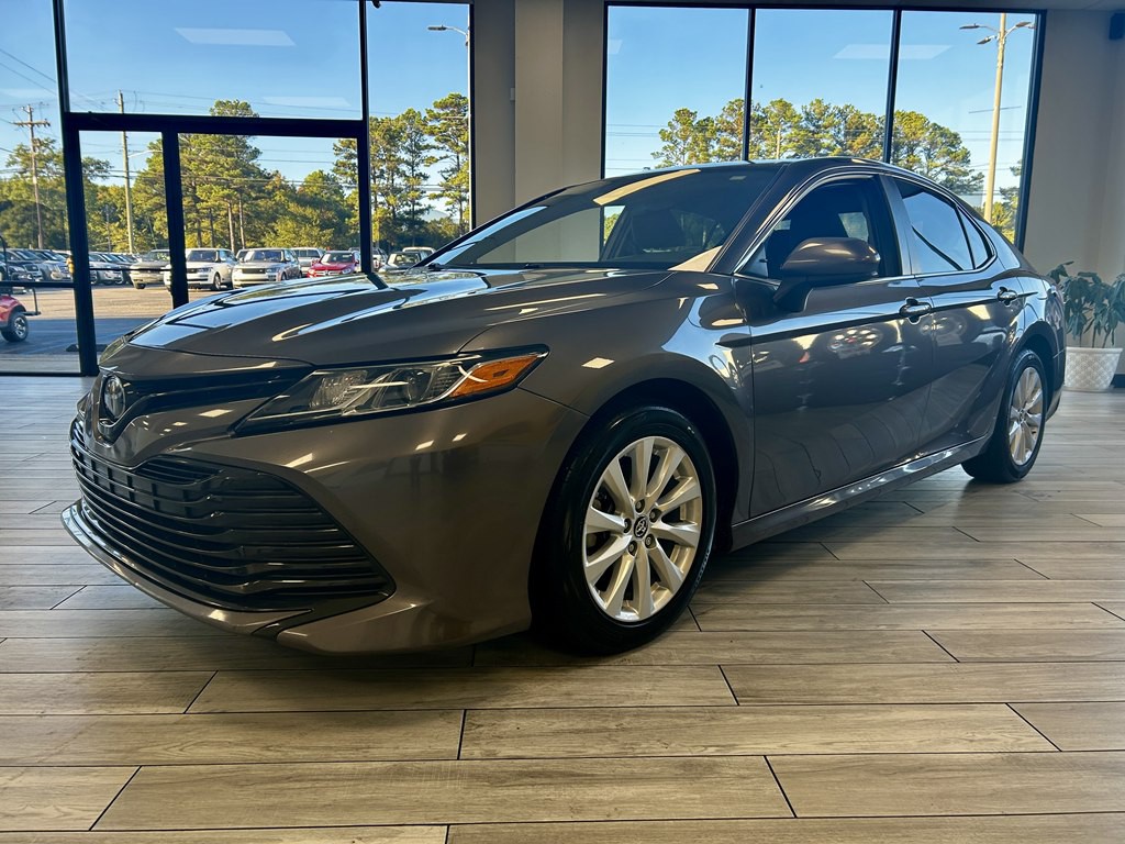 2019 Toyota Camry Image 3