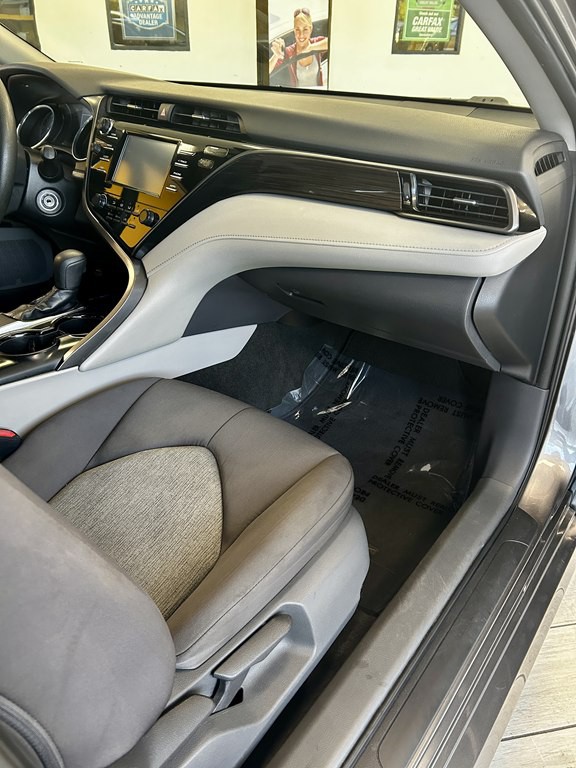 2019 Toyota Camry Image 12