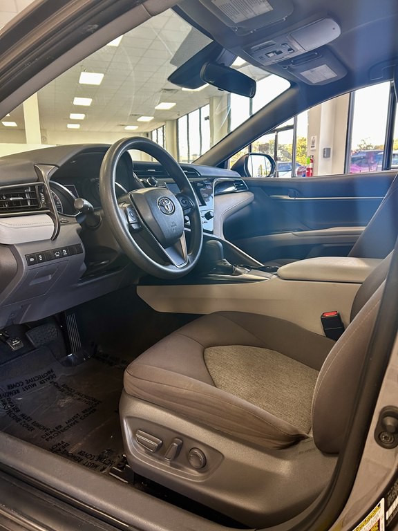 2019 Toyota Camry Image 13