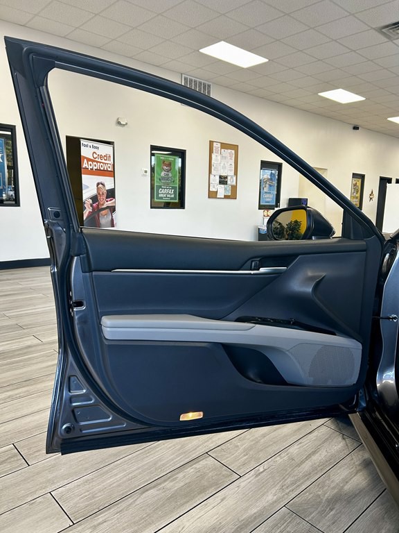 2019 Toyota Camry Image 15