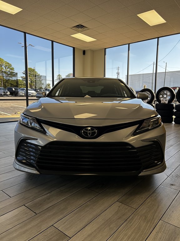 2023 Toyota Camry Image 2