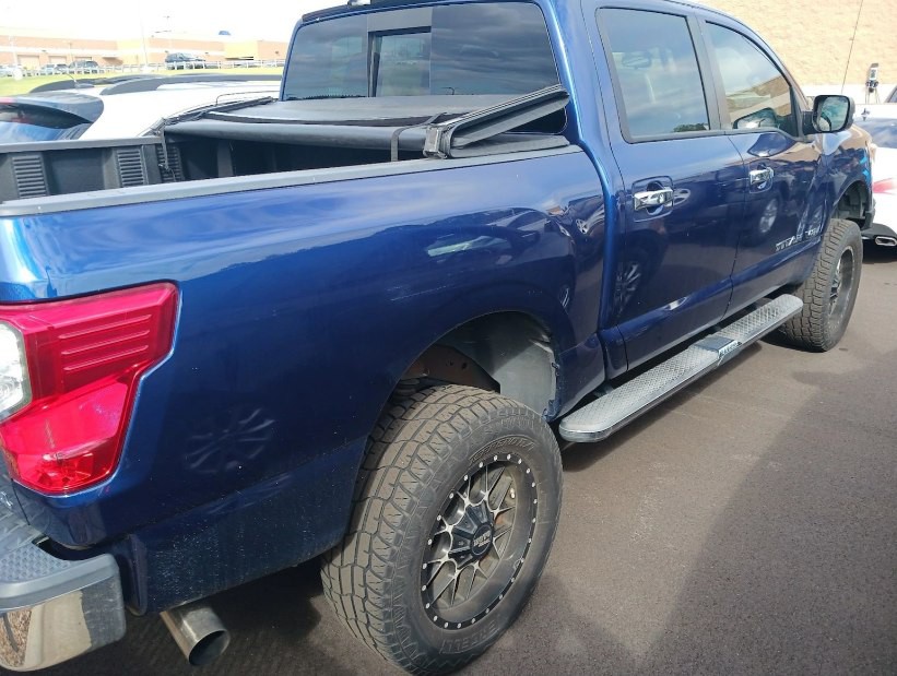2018 Nissan Titan Image 3