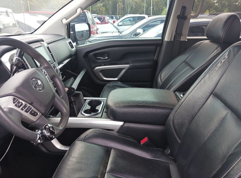 2018 Nissan Titan Image 6