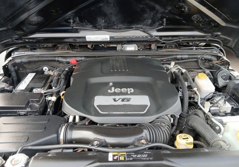 2017 Jeep Wrangler Image 8