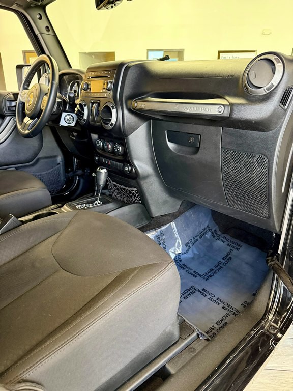 2017 Jeep Wrangler Image 11