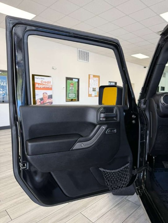 2017 Jeep Wrangler Image 14