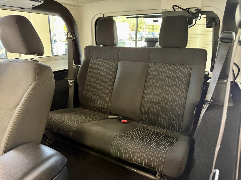 2017 Jeep Wrangler Image 16