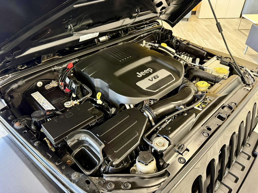 2017 Jeep Wrangler Image 17