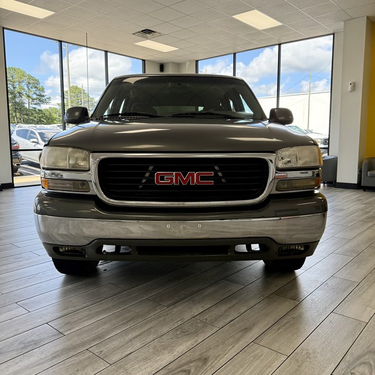 2002 GMC Yukon Image 2