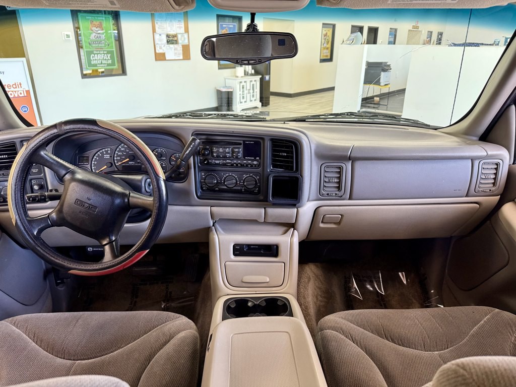 2002 GMC Yukon Image 10