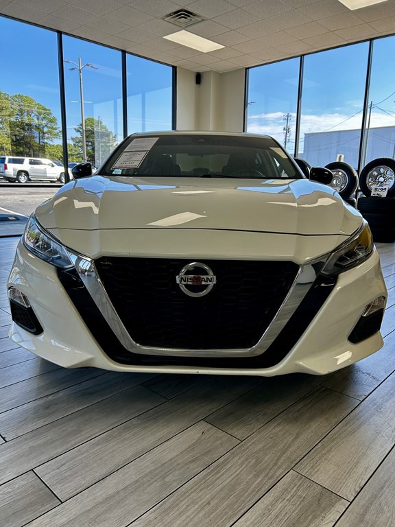 2020 Nissan Altima Image 2