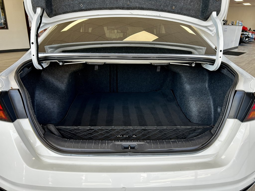 2020 Nissan Altima Image 9