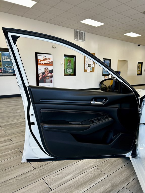 2020 Nissan Altima Image 15