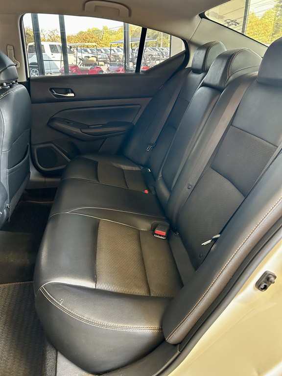 2020 Nissan Altima Image 17