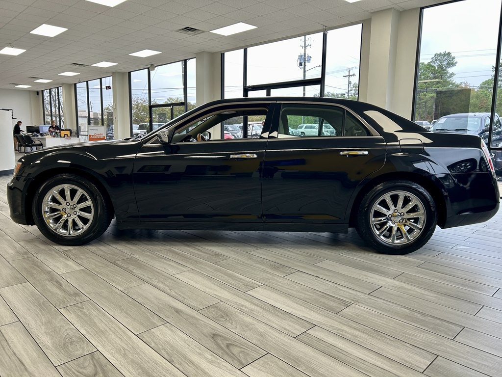 2014 Chrysler 300 Image 4