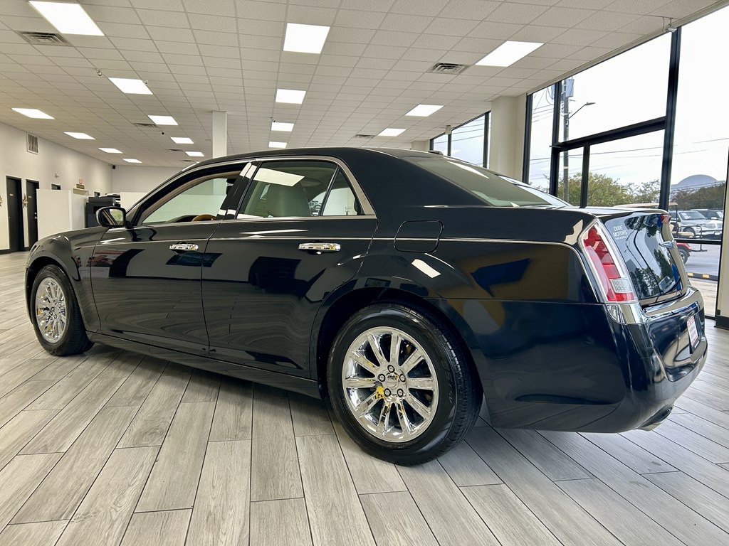 2014 Chrysler 300 Image 7