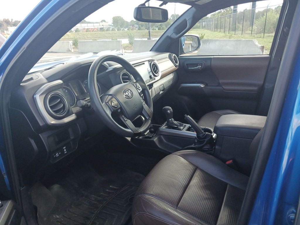 2016 Toyota Tacoma Image 6