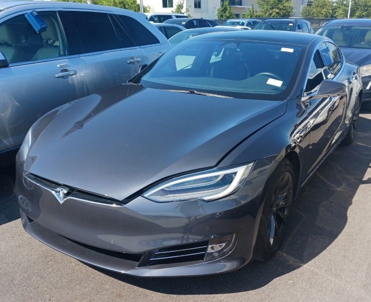 2020 Tesla Model S Image 2