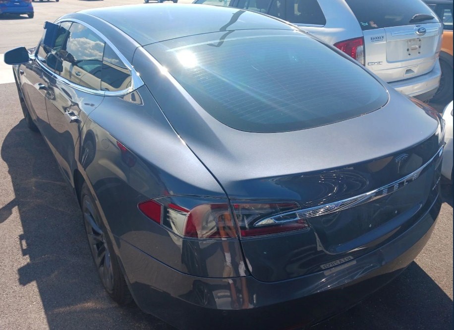 2020 Tesla Model S Image 4