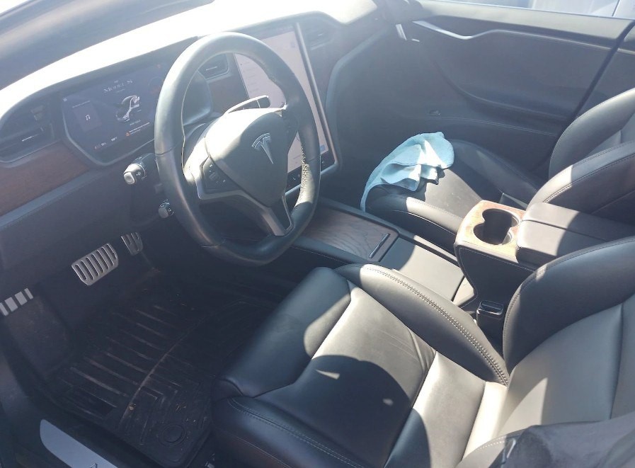 2020 Tesla Model S Image 5