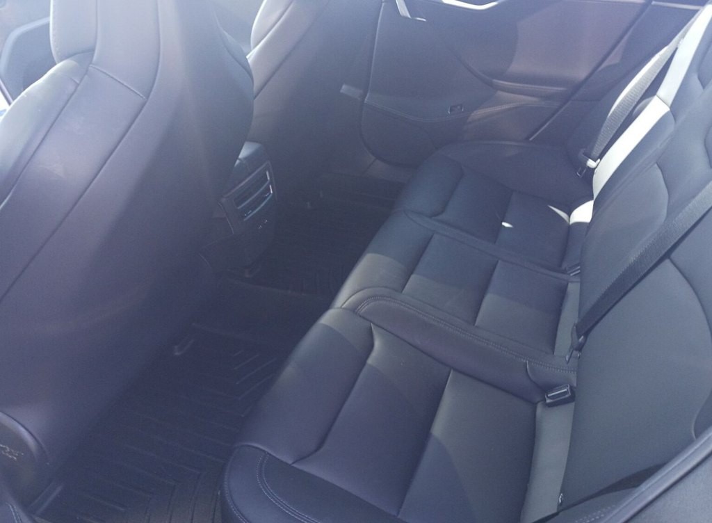 2020 Tesla Model S Image 6