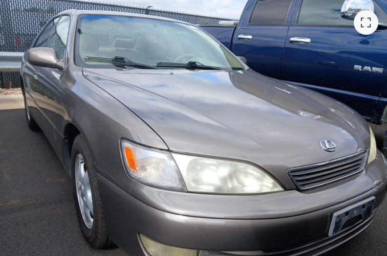 1997 Lexus ES Image 1