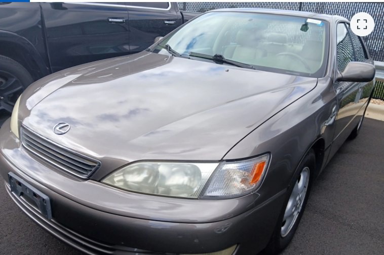 1997 Lexus ES Image 2