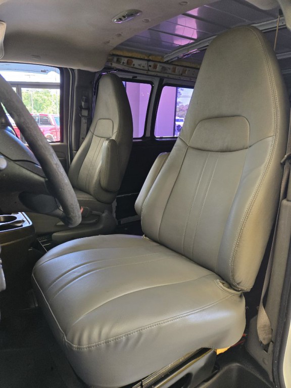 2012 Chevrolet Express Image 11